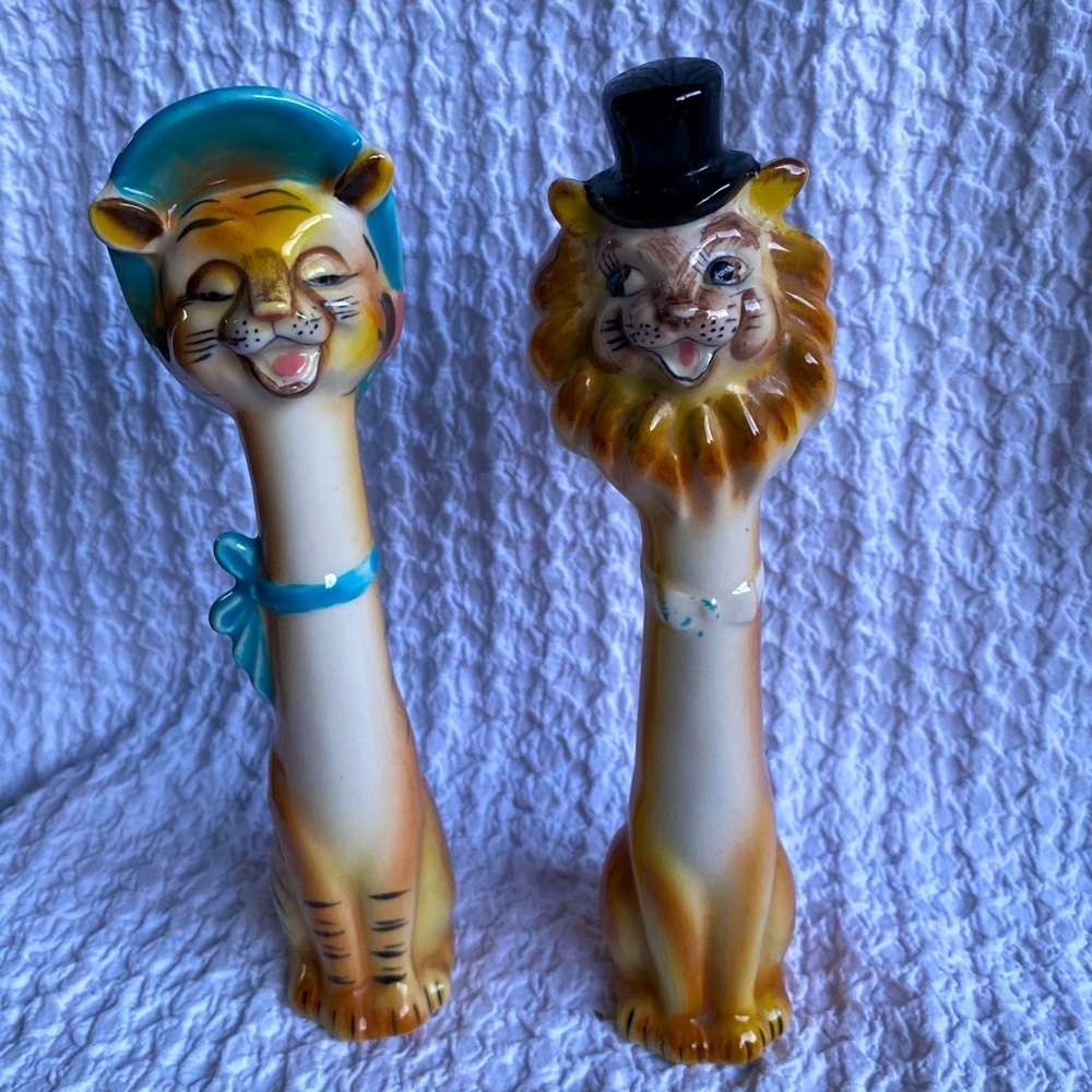 Vintage Salt & Pepper shakers Mr Mrs long neck Lion couple MCM kitsch rare